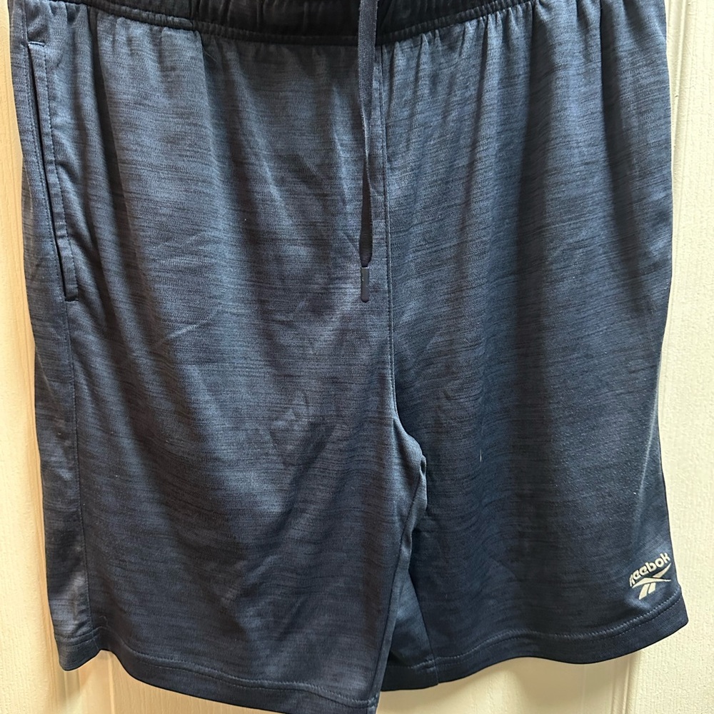 Reebok Men's Blue Shorts size L/ NWOT A140